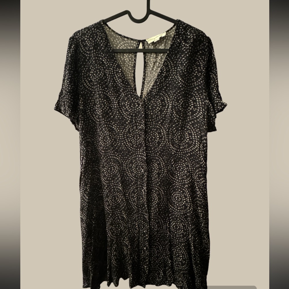 Urban Outfitters black & tan circle patter tunic